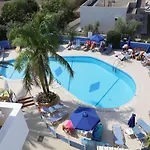 Moscha Apartahotel