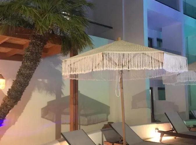 Moscha Ξενοδοχείο με διαμερίσματα Φαληράκι