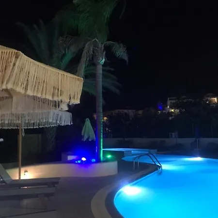 Moscha Apartmanhotel 4*